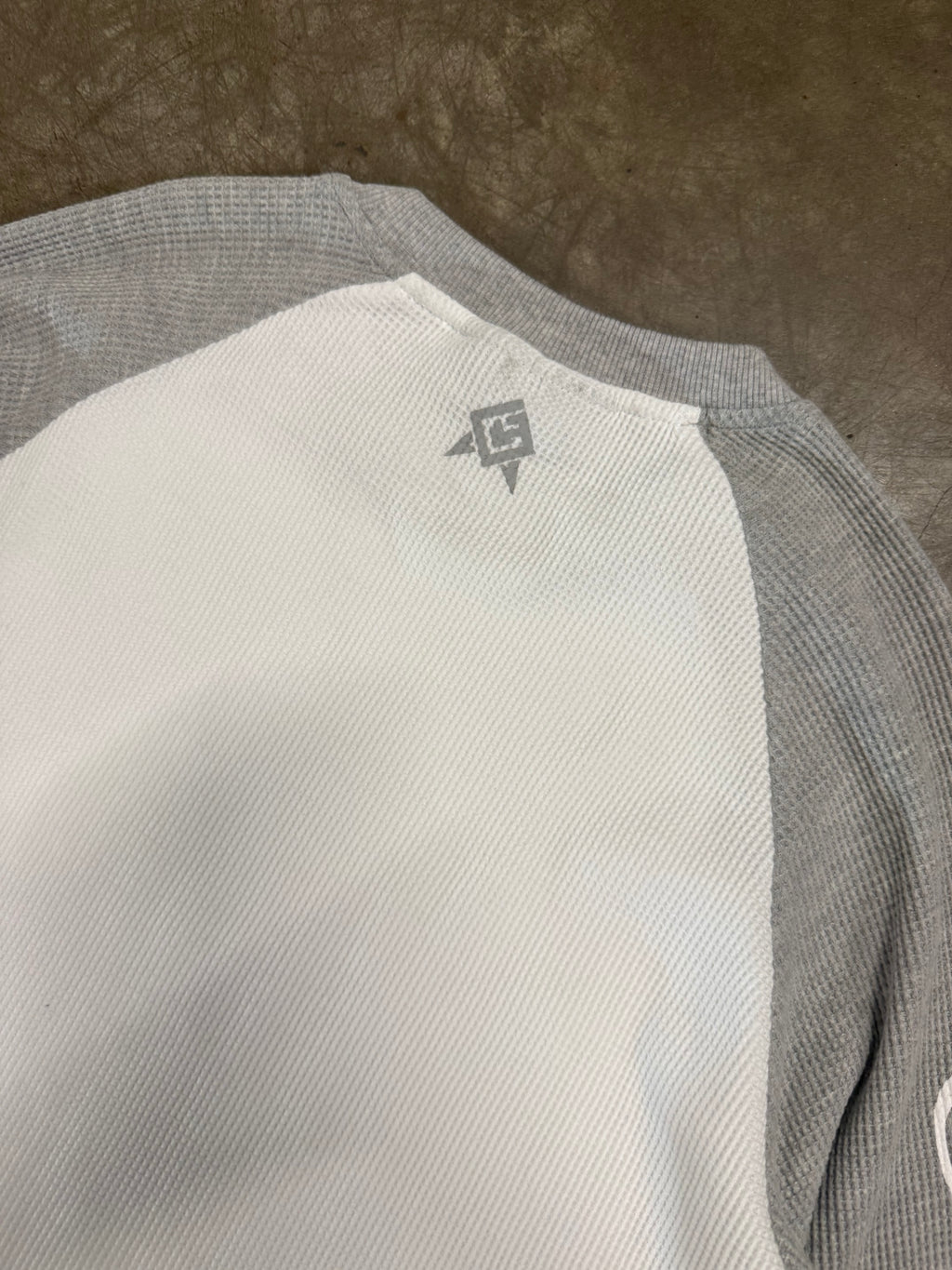 Azteca Script Waffle Longsleeve - Grey/White