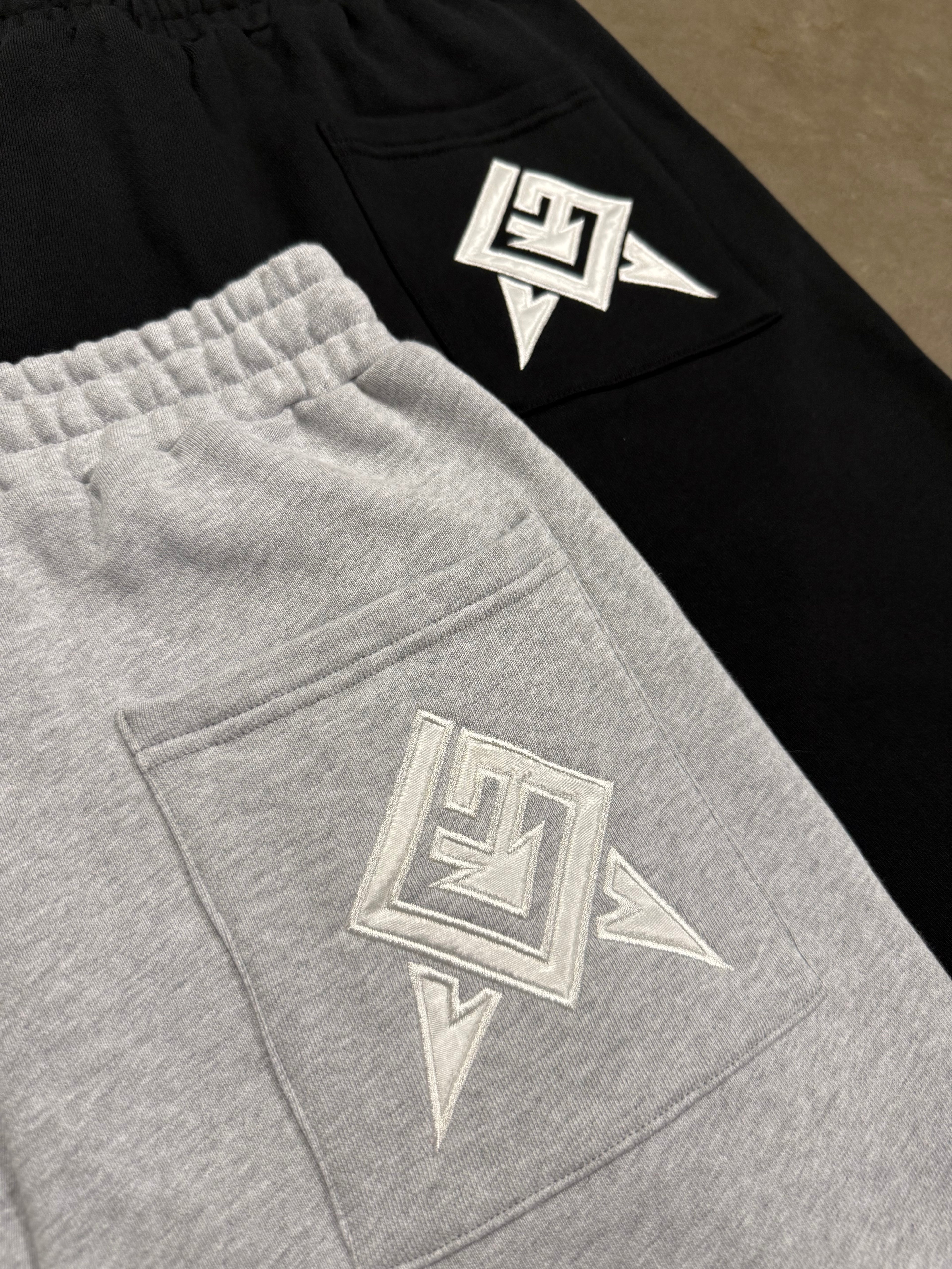 Azteca Stash Shorts - Grey/White
